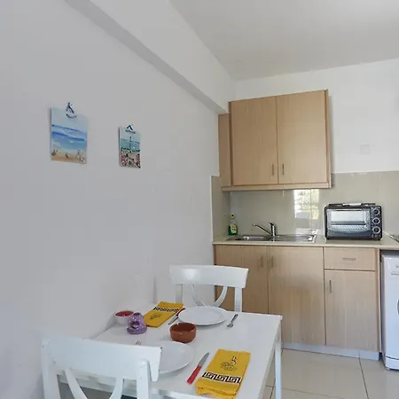 Napa Hera 's Nest Apartamento Agia Napa