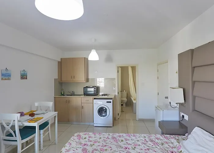 Napa Hera 's Nest アヤナパ